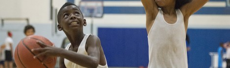 Men's basketball team to host youth basketball camp