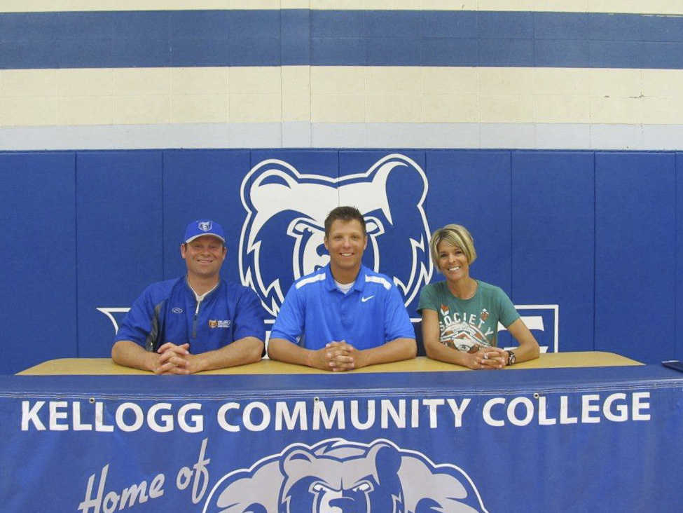 Justin Gierlowski signs a National Letter of Intent to play baseball at KCC.