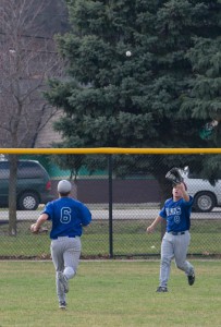Kody Carson makes a catch against LMC in Battle Creek on Monday.