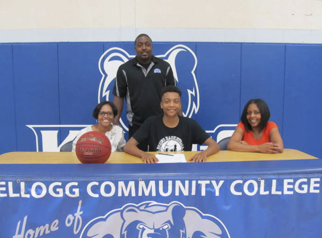 Signing photo for KCC men's basketball commit Aaron Brown.