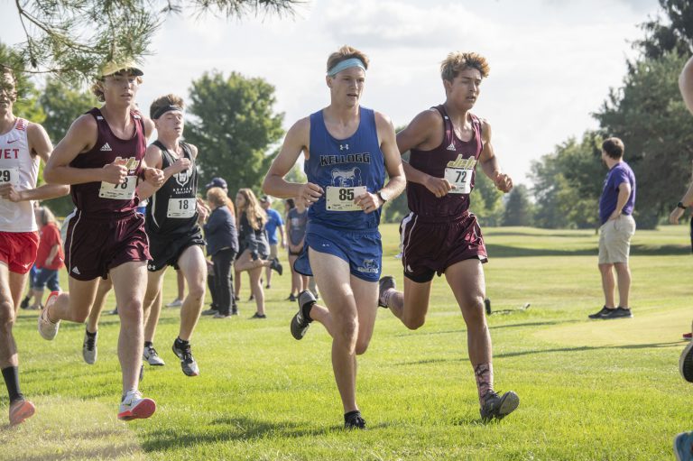 Crosscountry teams open season with Comet Open 5K invitational in